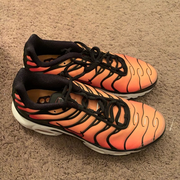 Orange Ombré Nike VaporMax Plus. ONLY WORN ONCE!!! - Picture 3 of 8